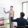 雇用を守る企業と人員削減