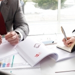 差し押さえ品の宝石の競売